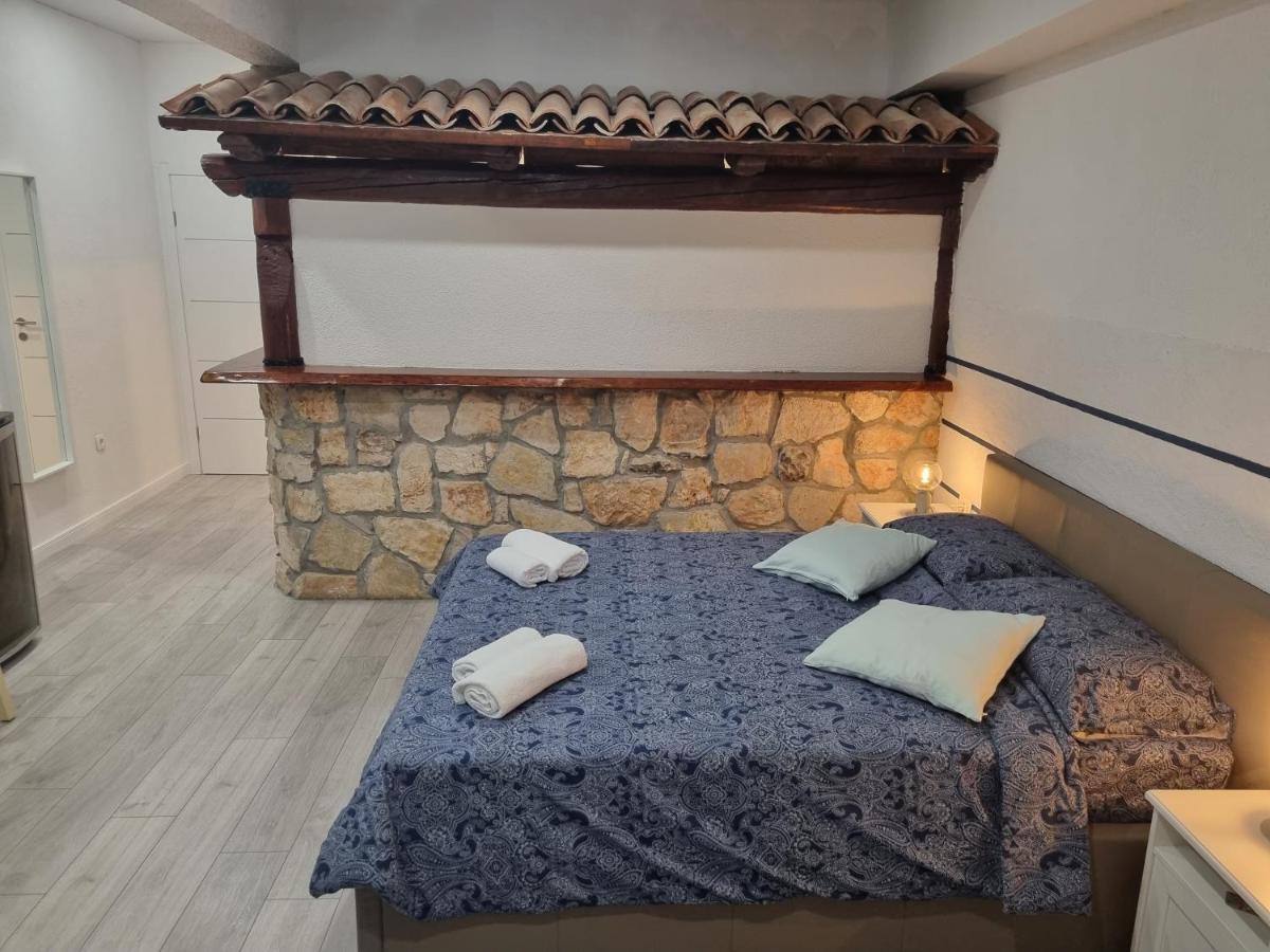 Rooms And Apartment Feral Ρόβινι Εξωτερικό φωτογραφία