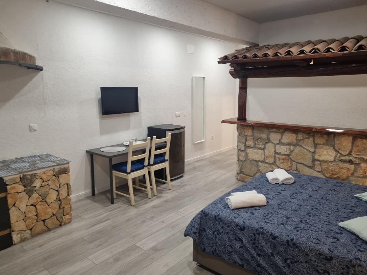 Rooms And Apartment Feral Ρόβινι Εξωτερικό φωτογραφία