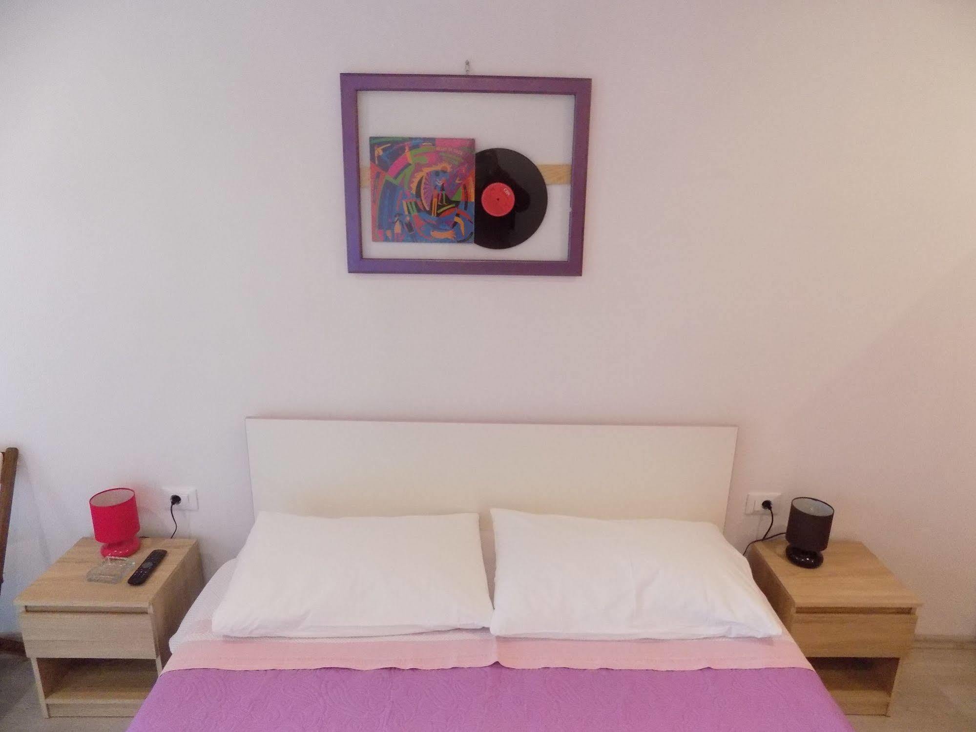 Rooms And Apartment Feral Ρόβινι Εξωτερικό φωτογραφία